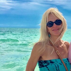 Meet your Posher, Gale